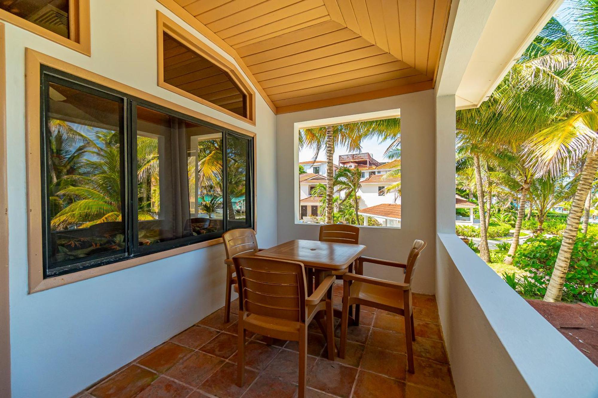 Tradewinds Paradise Villas San Pedro  Exteriör bild
